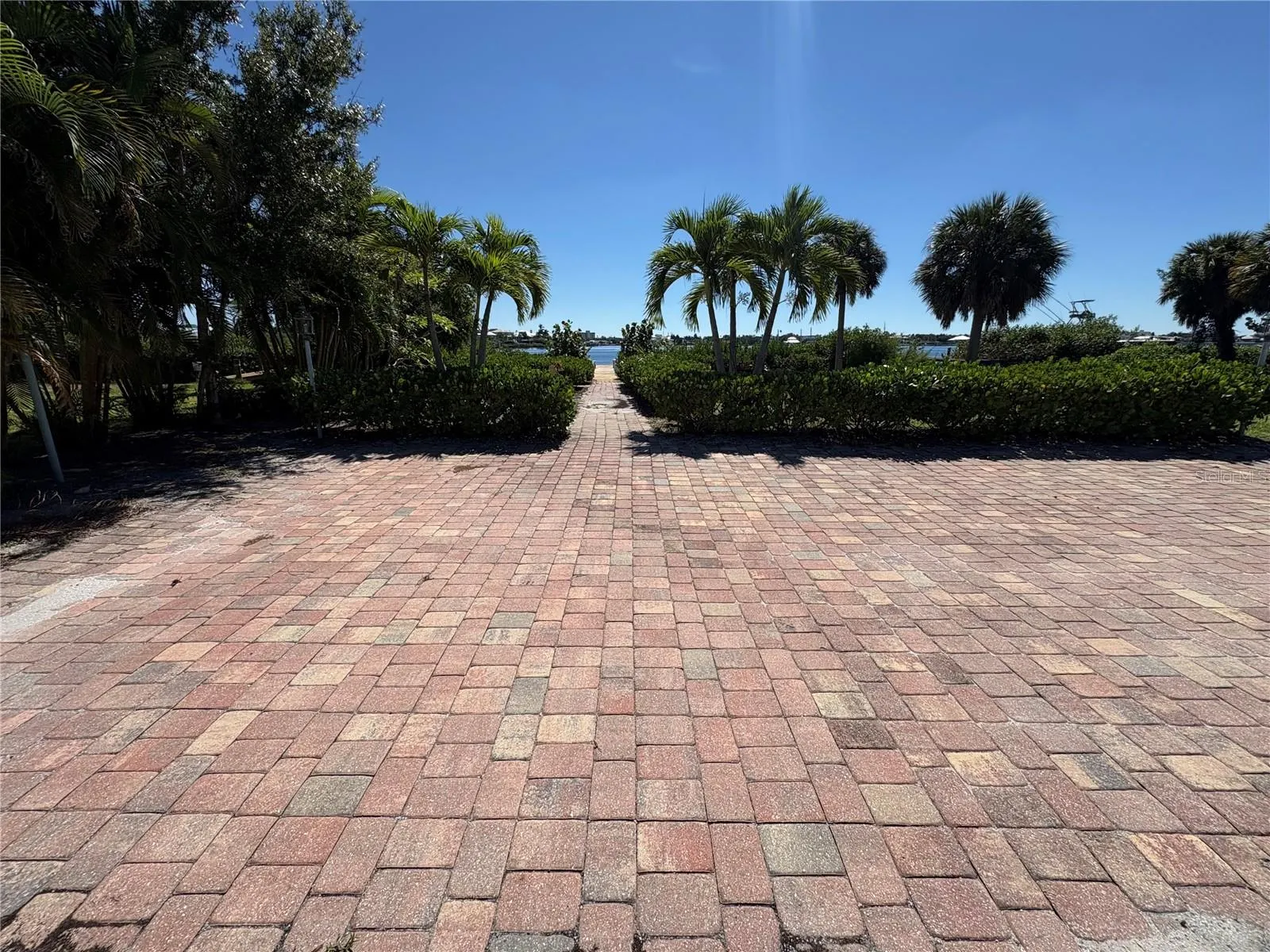 108 SUNRISE DR