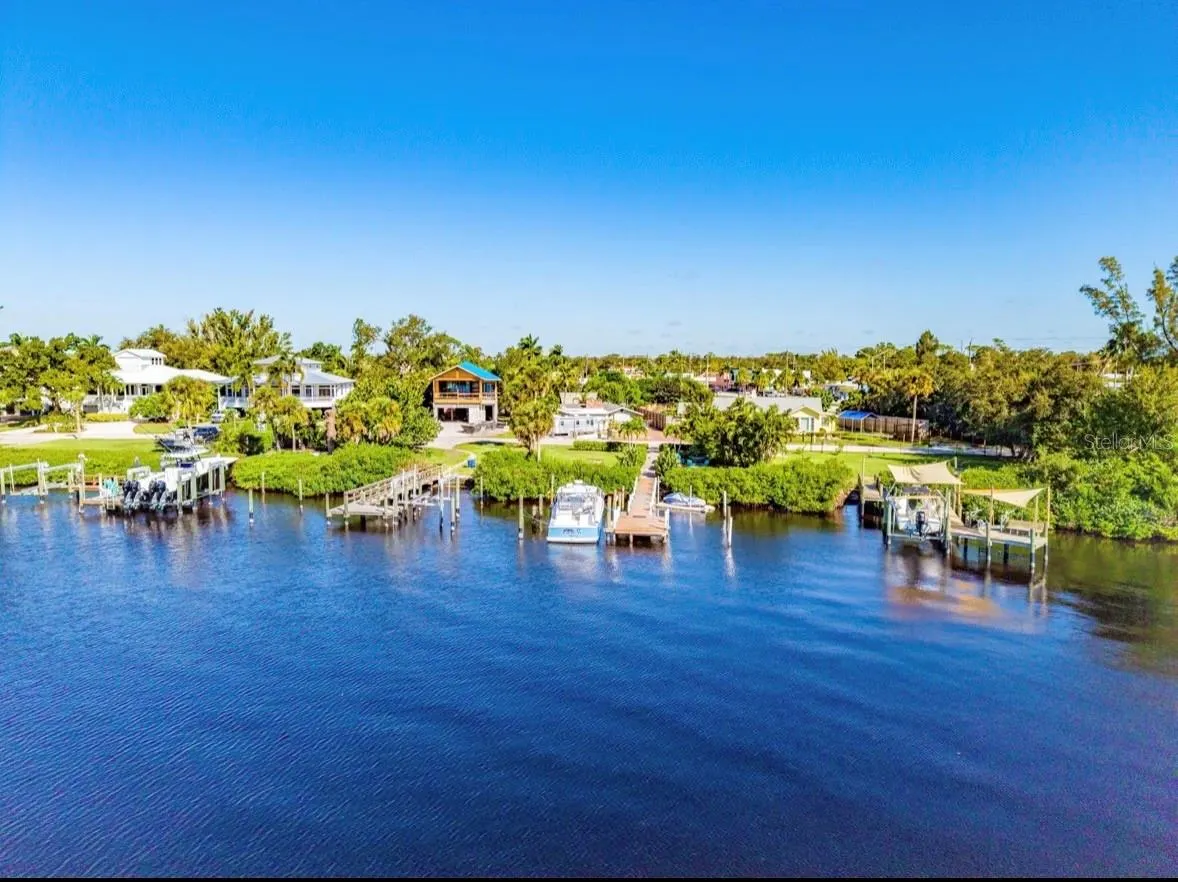 108 SUNRISE DR