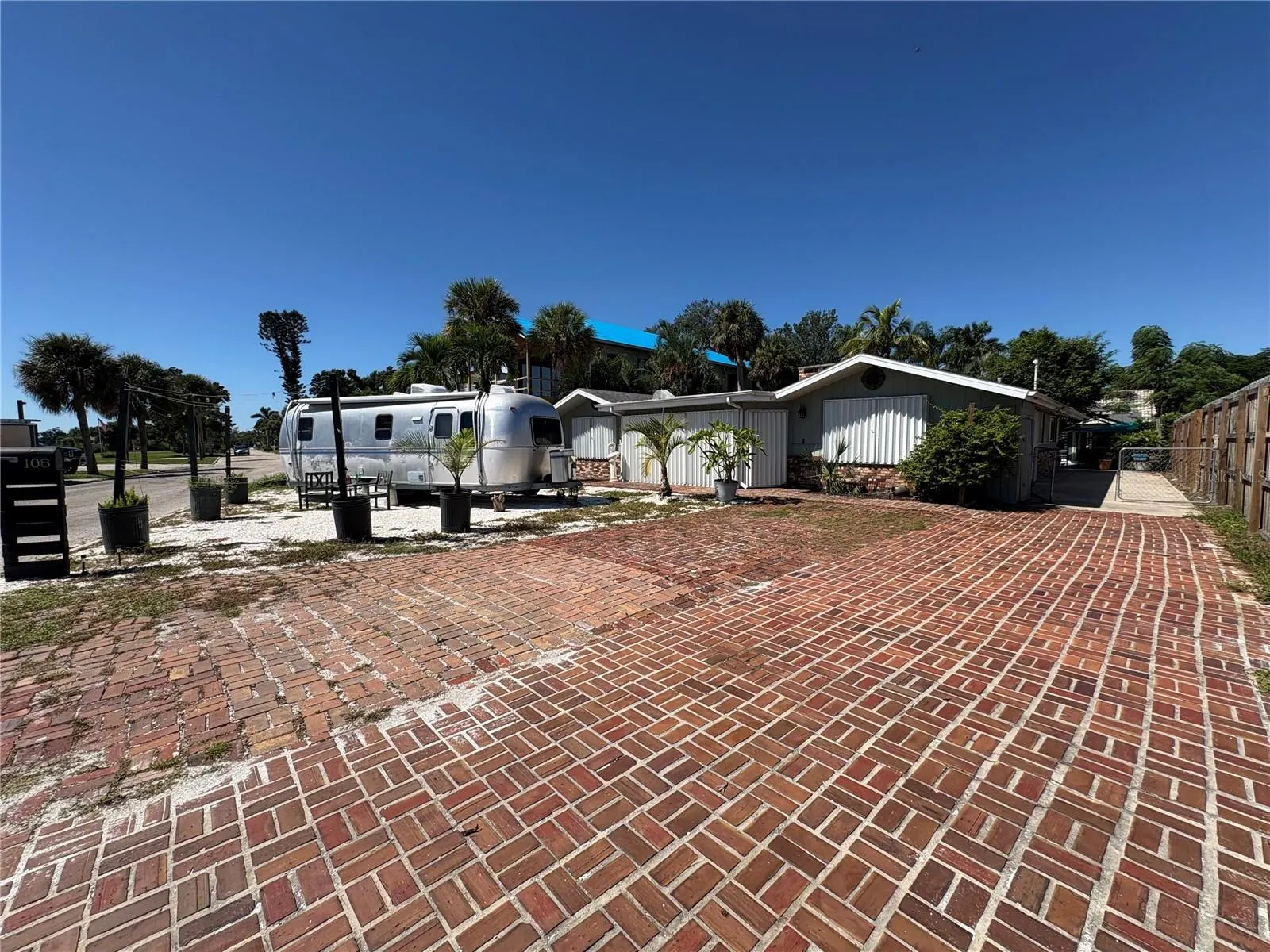 108 SUNRISE DR