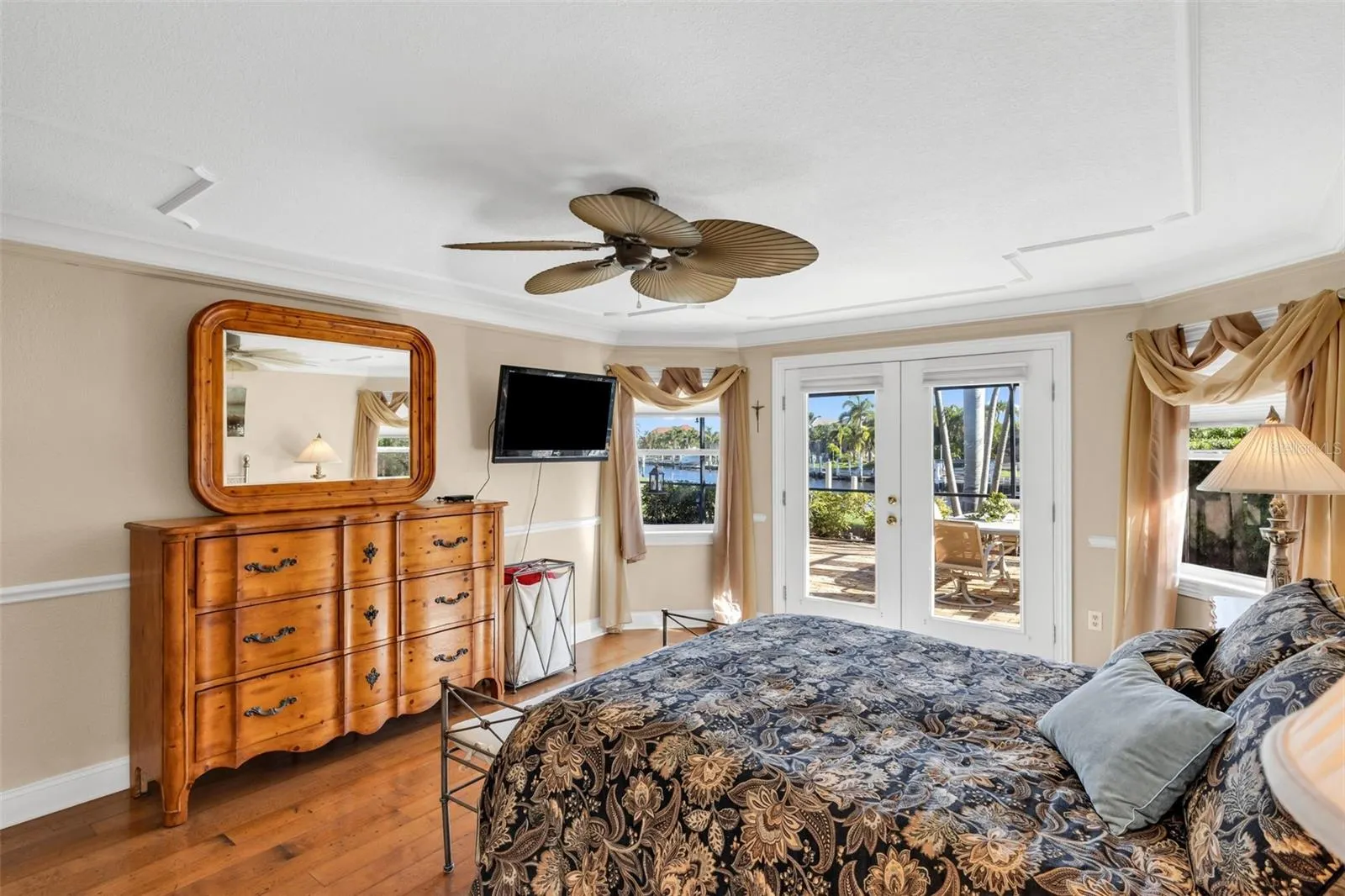 84 OCEAN DR