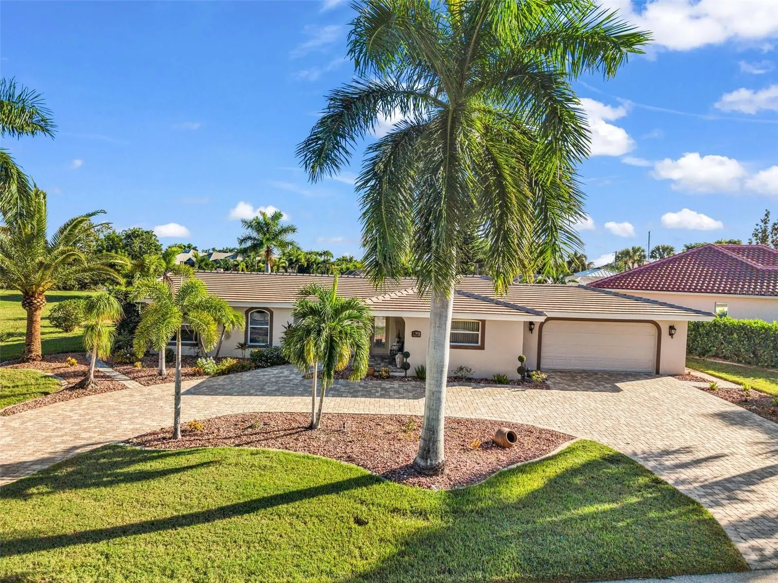 84 OCEAN DR
