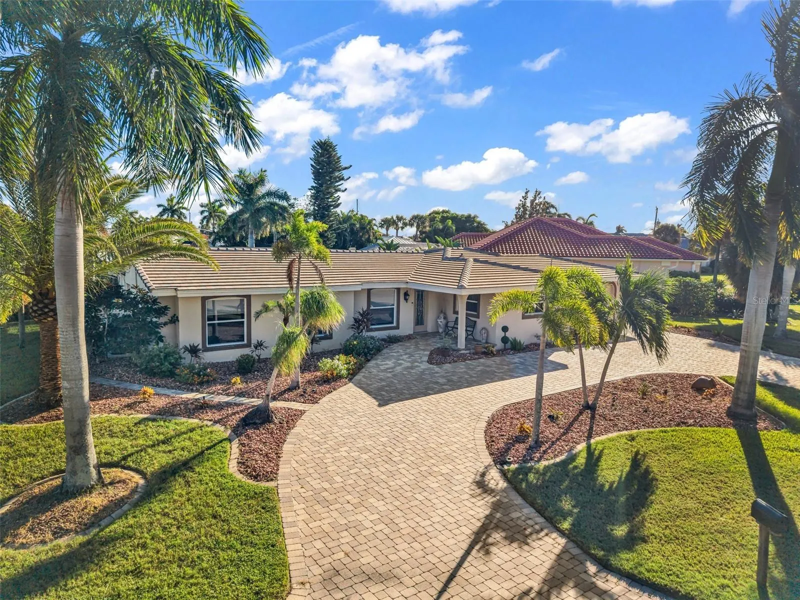 84 OCEAN DR