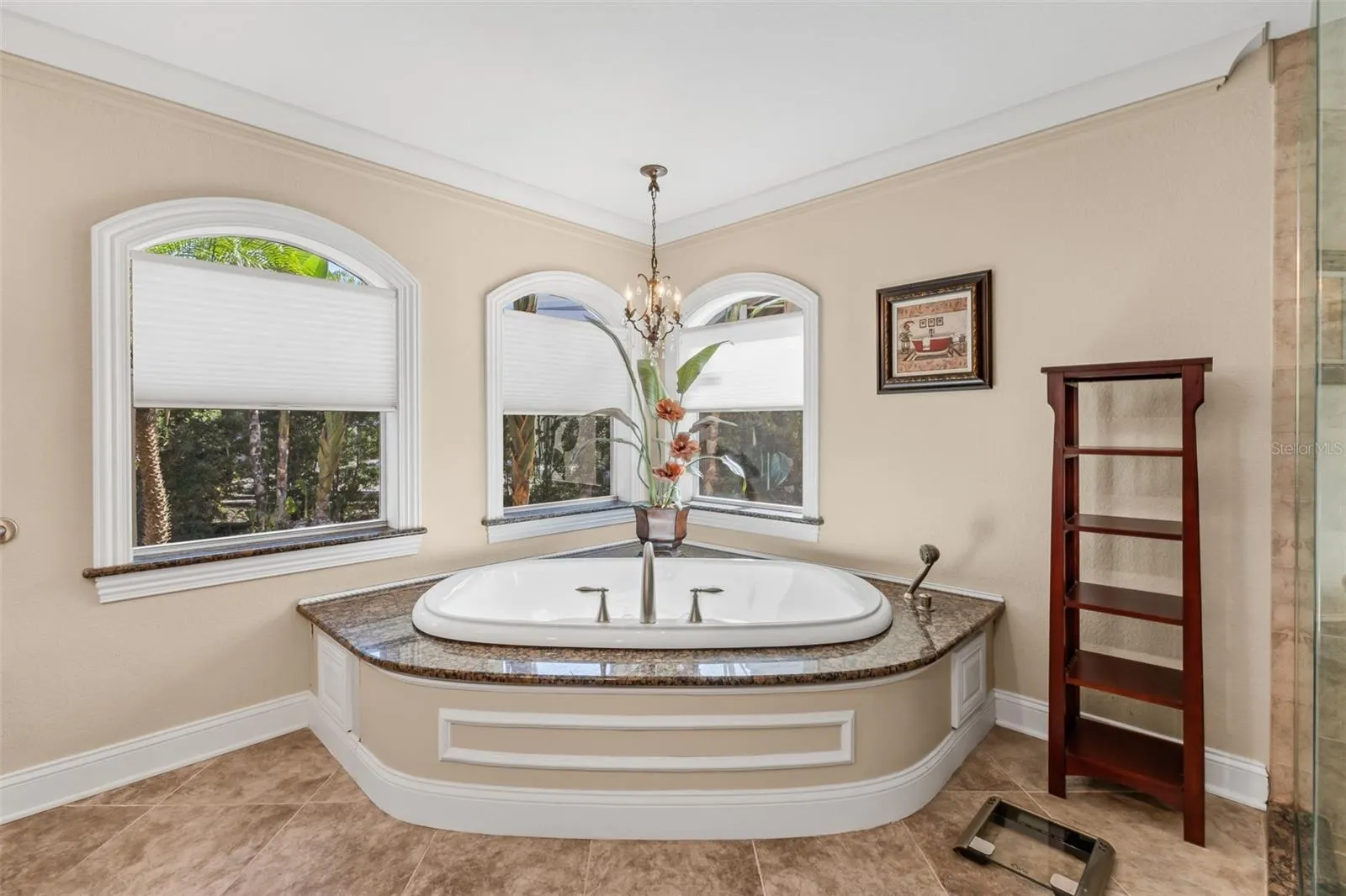 84 OCEAN DR