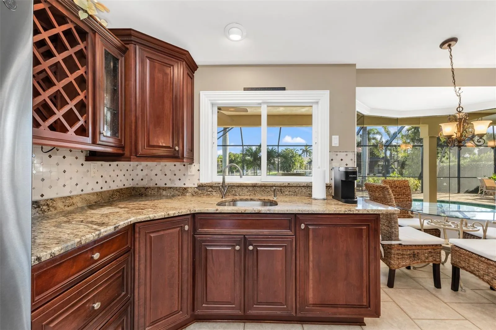 84 OCEAN DR