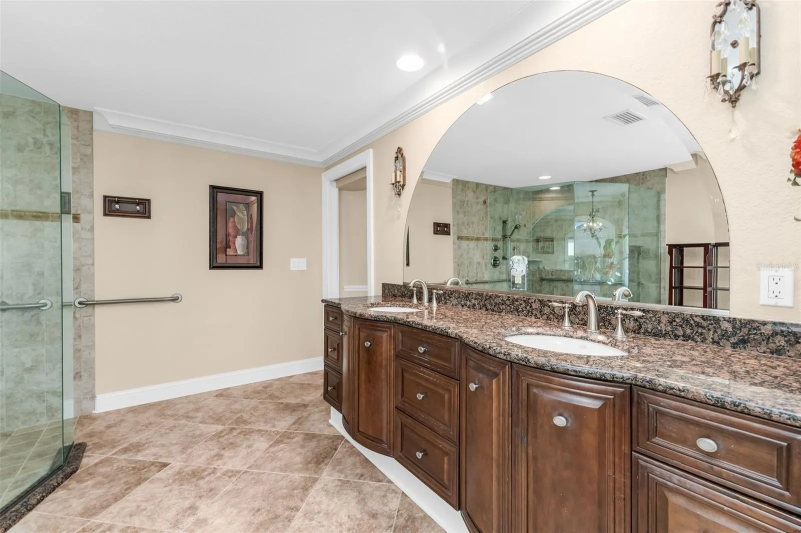84 OCEAN DR