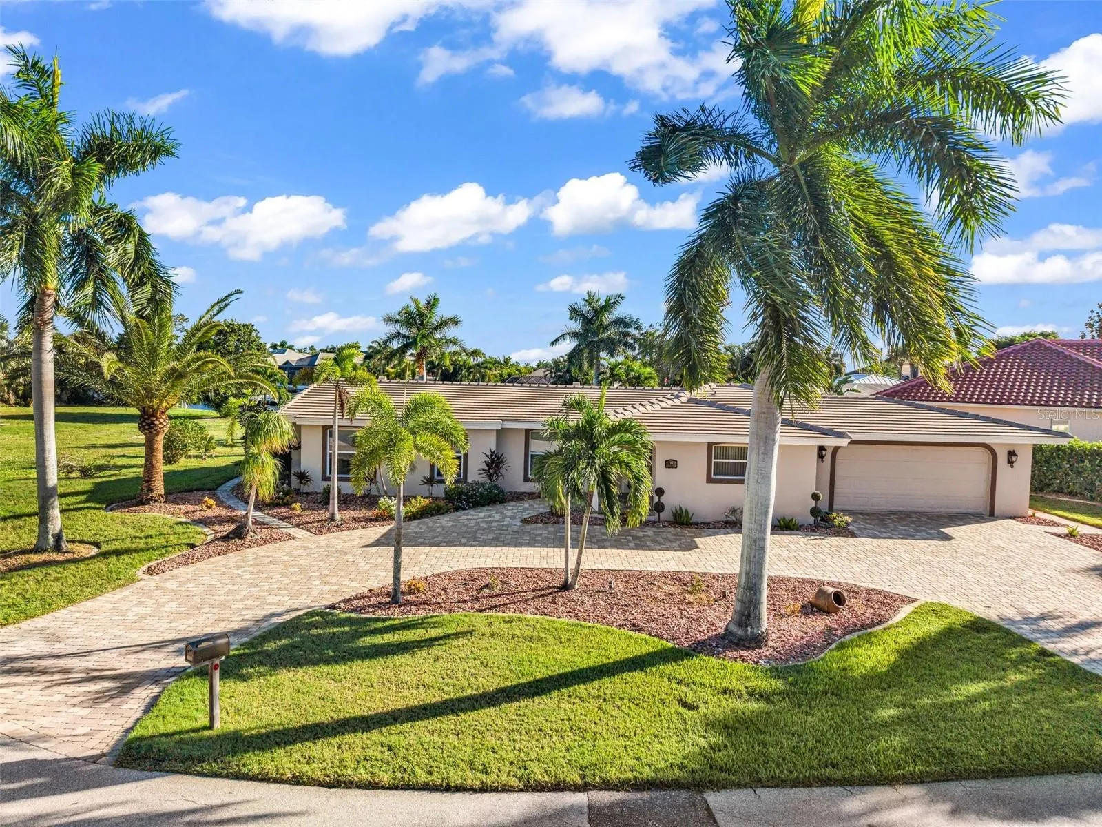 84 OCEAN DR