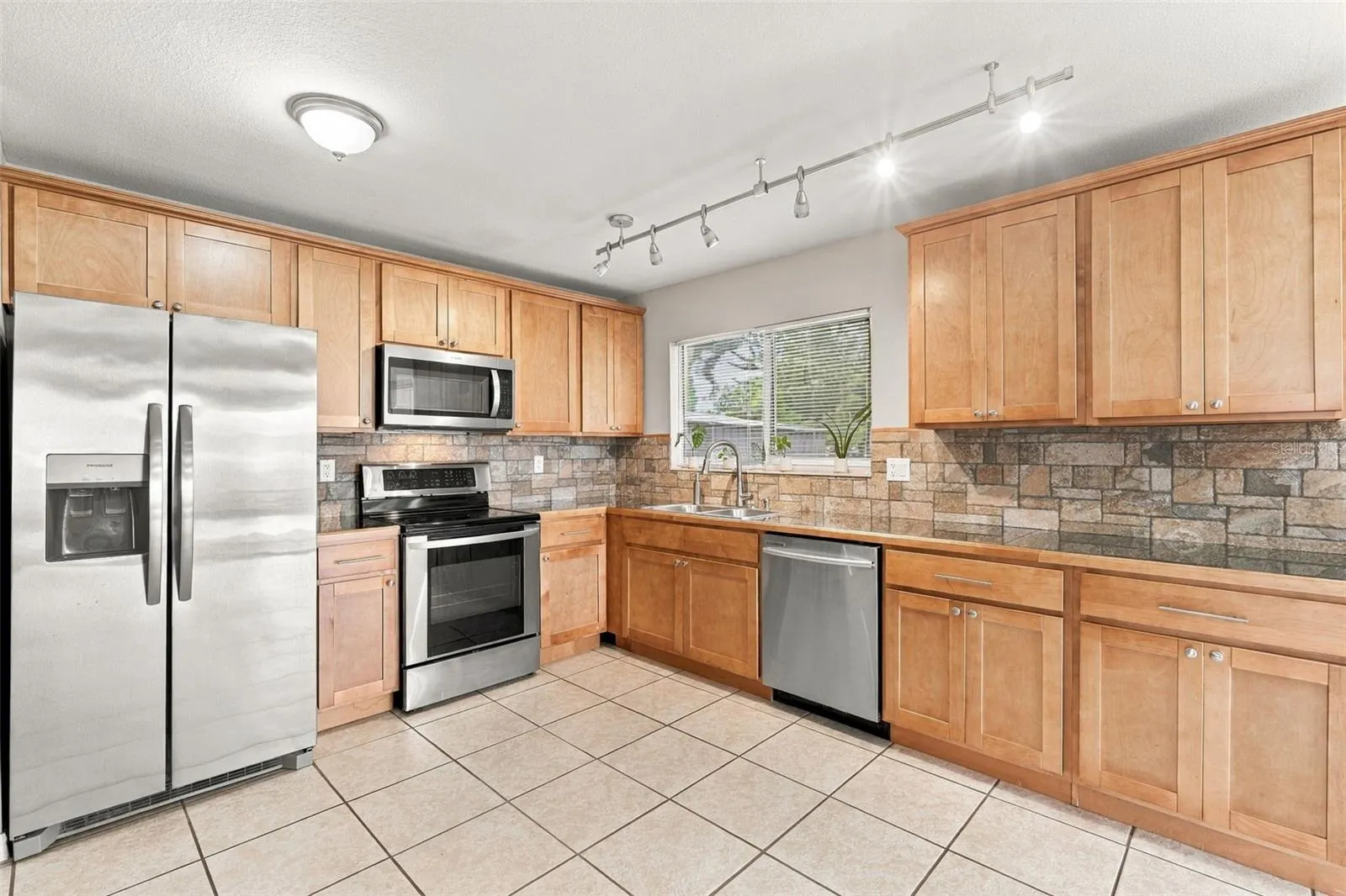2555 PAN AMERICAN BLVD