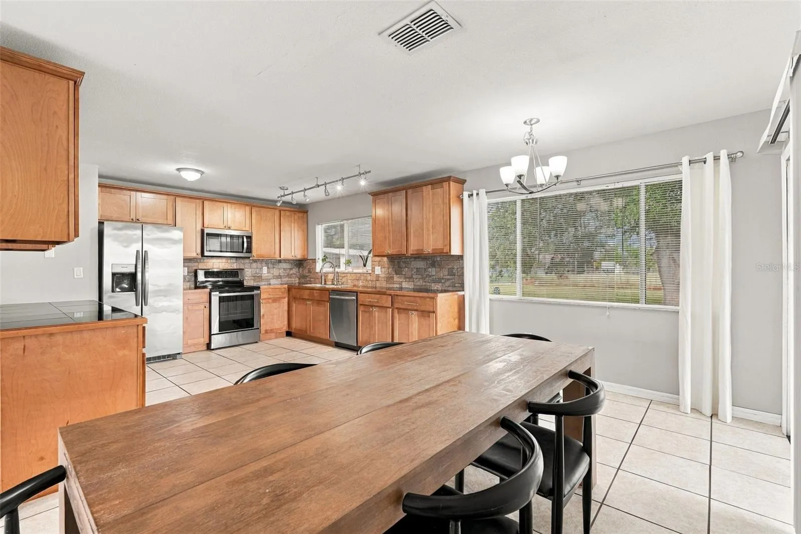 2555 PAN AMERICAN BLVD