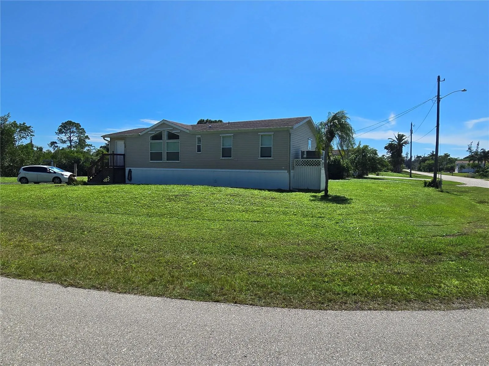 1125 MARLIN DR