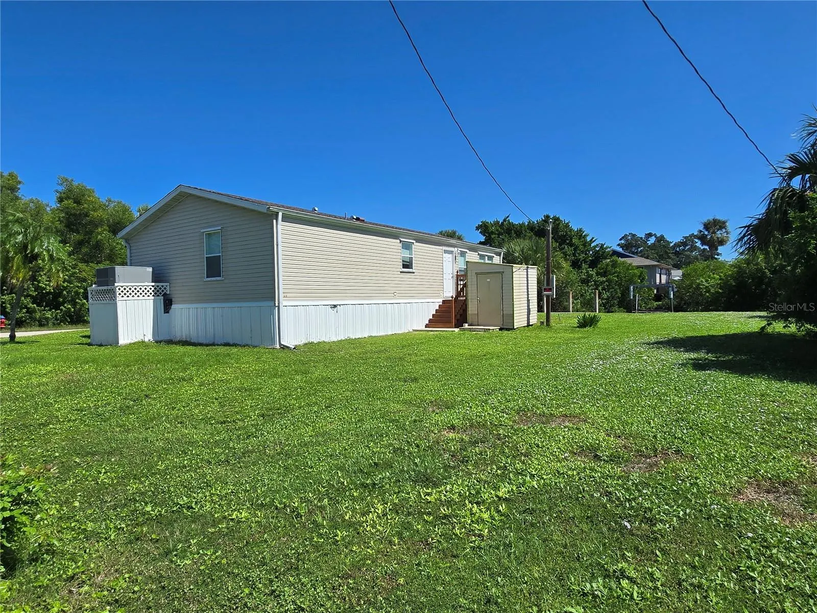 1125 MARLIN DR