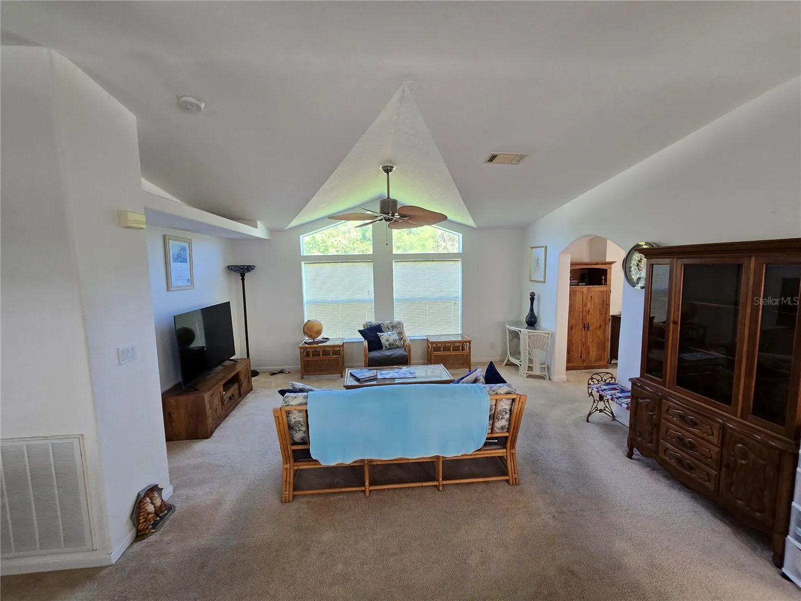 1125 MARLIN DR