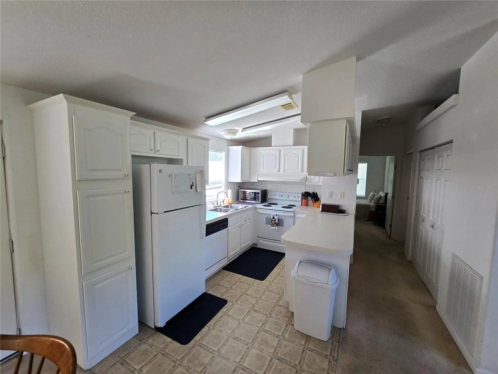 1125 MARLIN DR