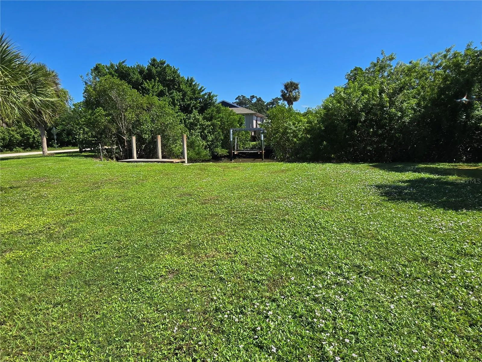 1125 MARLIN DR