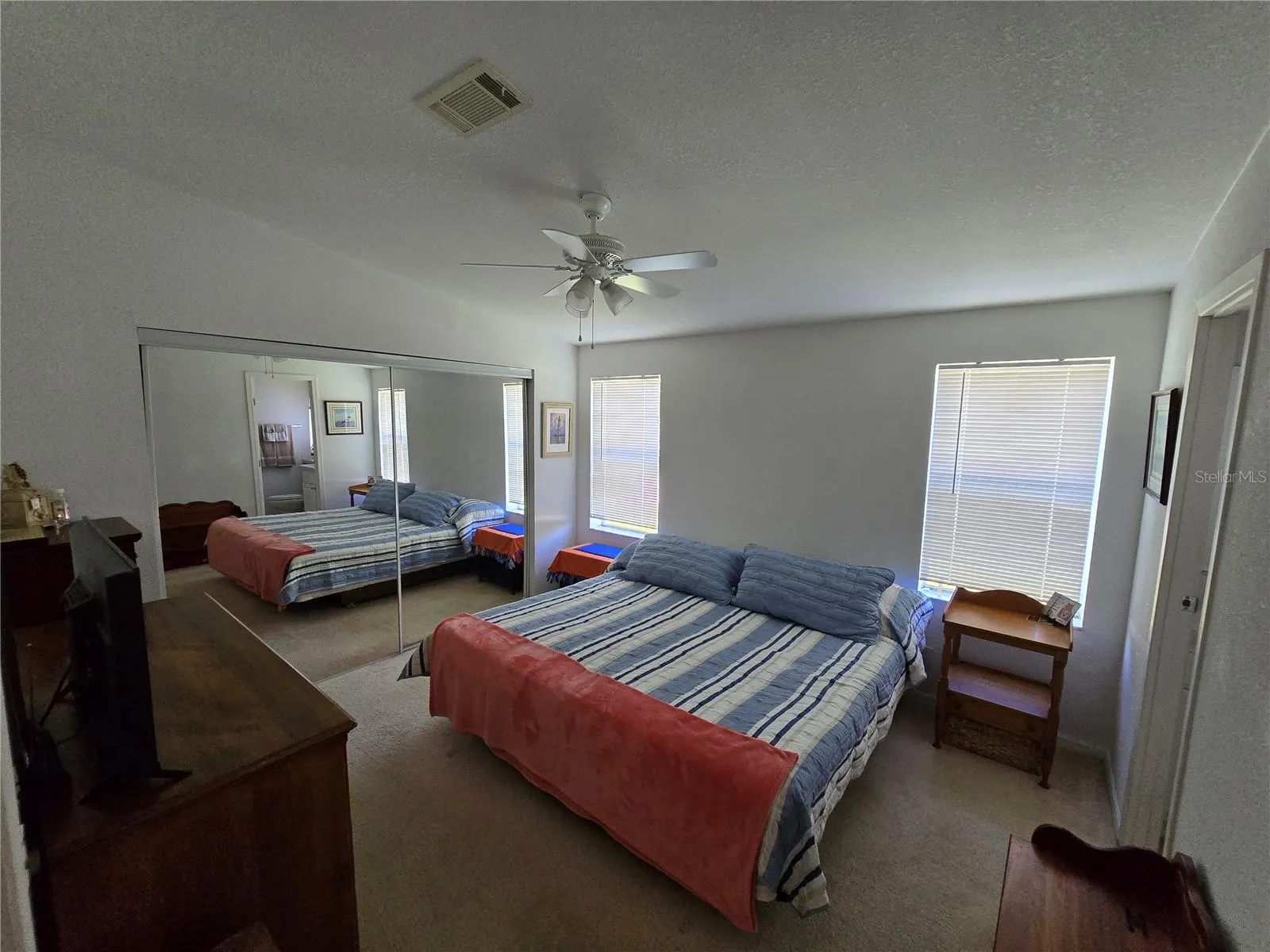 1125 MARLIN DR