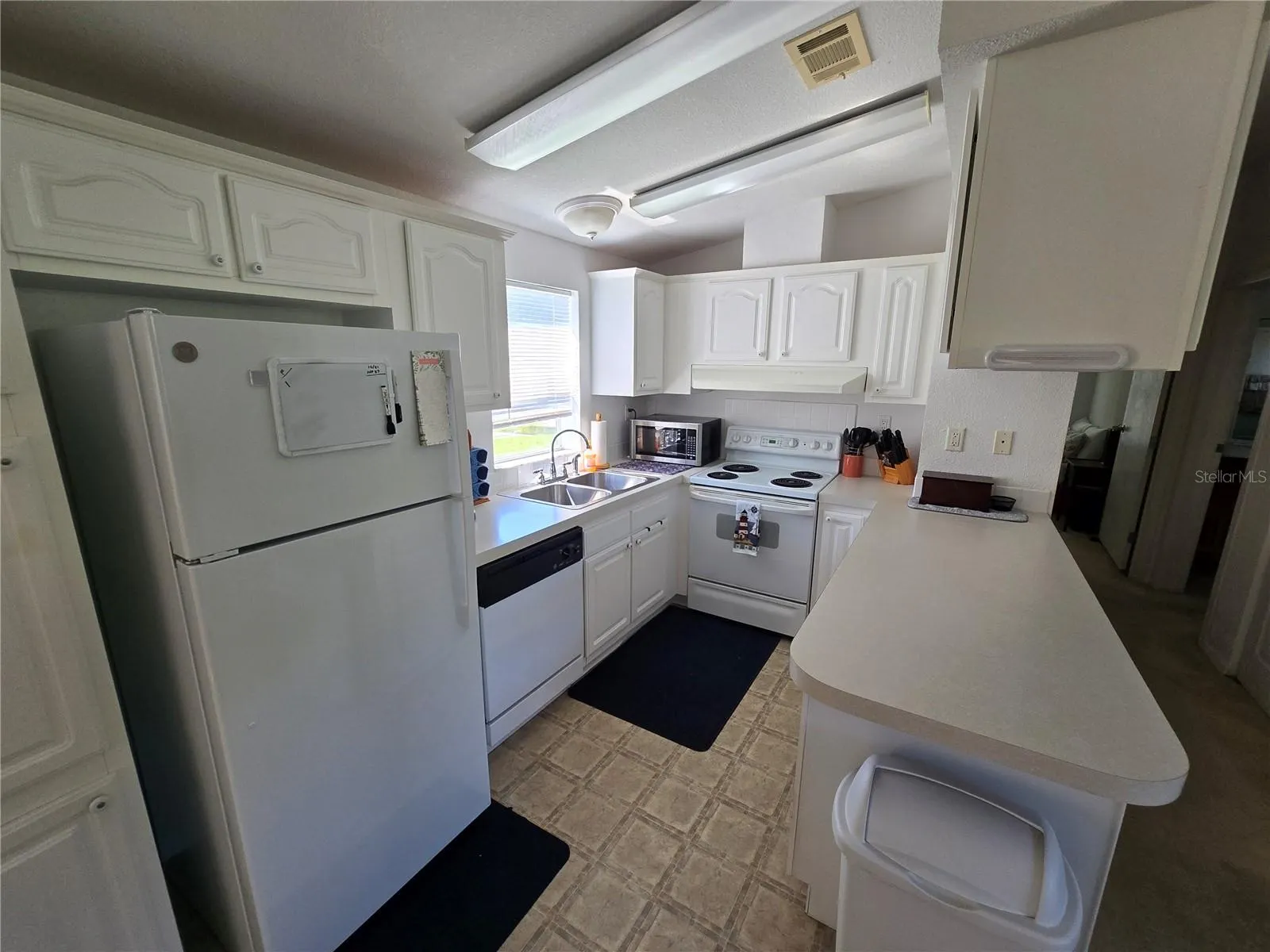 1125 MARLIN DR