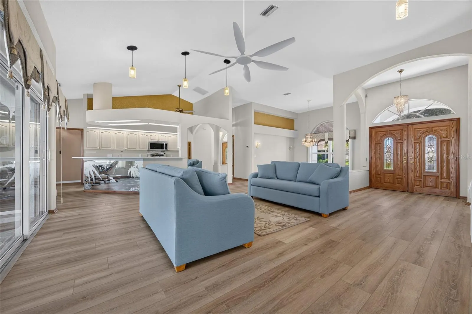 112 GREAT ISAAC CT