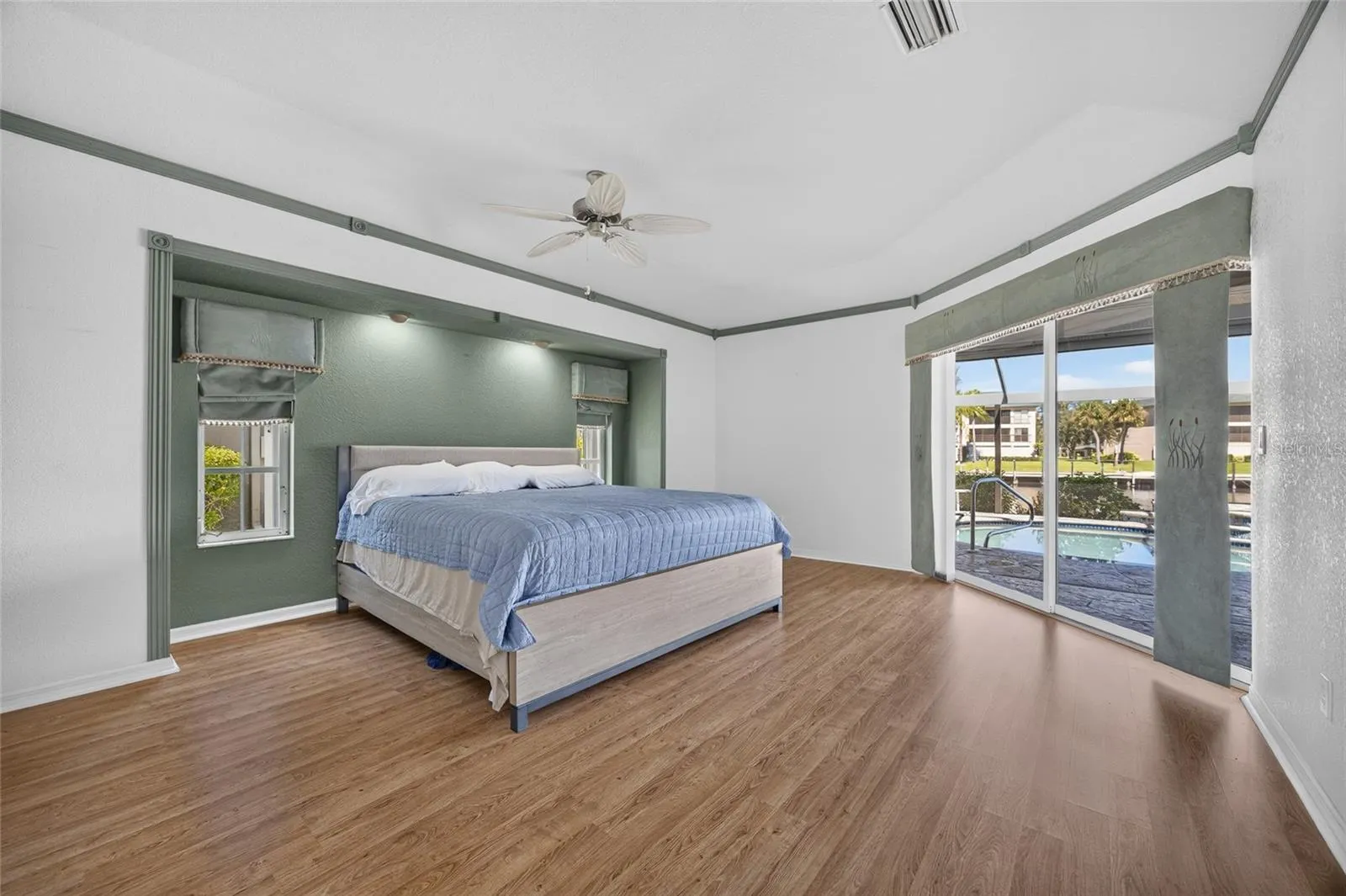 112 GREAT ISAAC CT