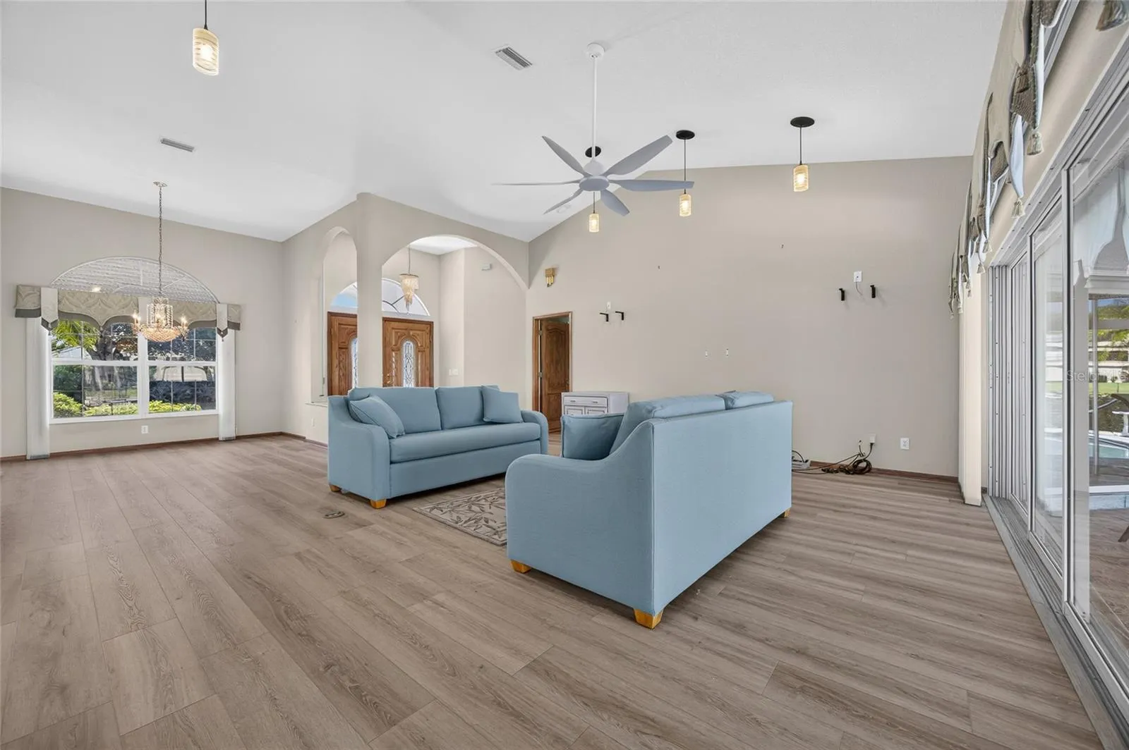 112 GREAT ISAAC CT
