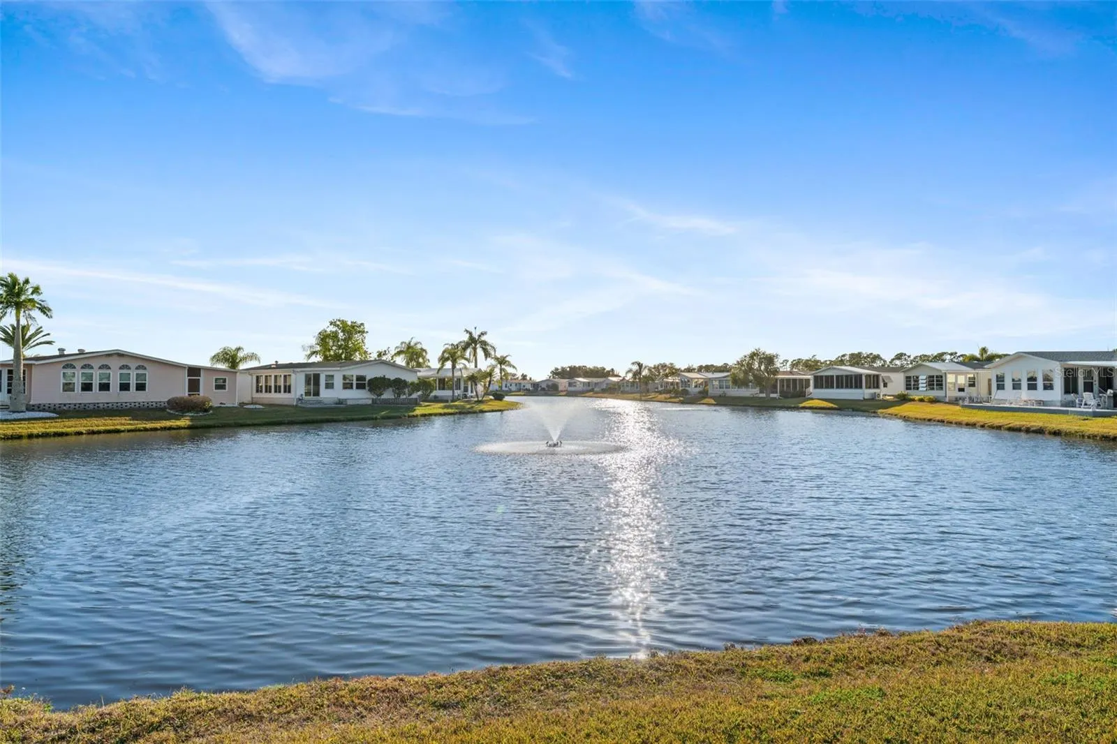 576 PORTSIDE DR