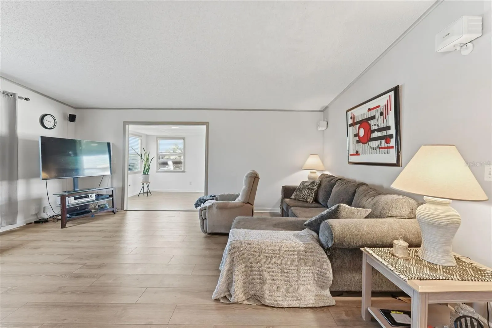 576 PORTSIDE DR