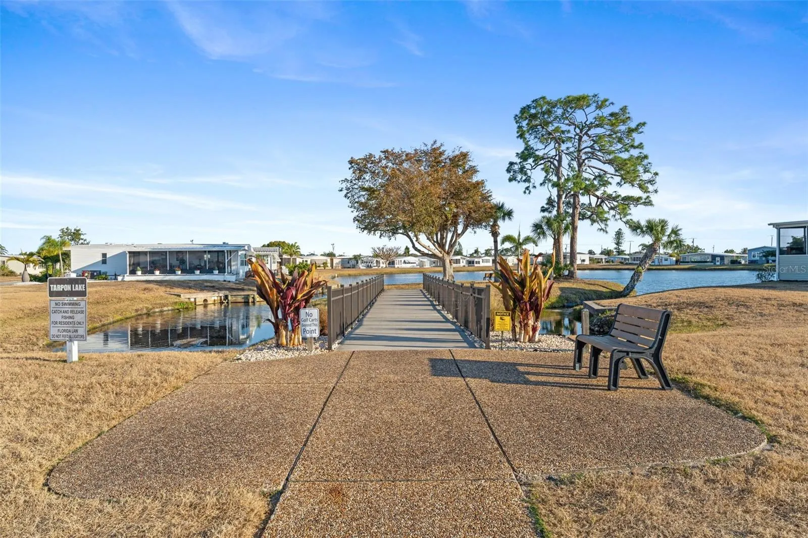576 PORTSIDE DR