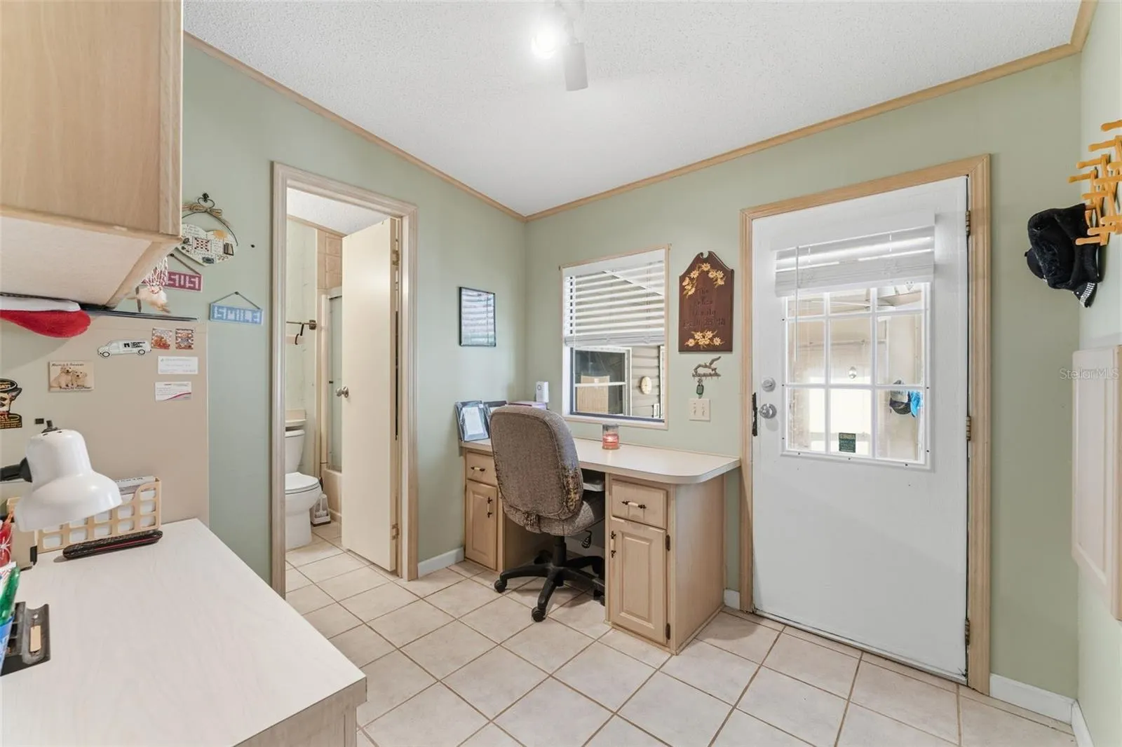576 PORTSIDE DR
