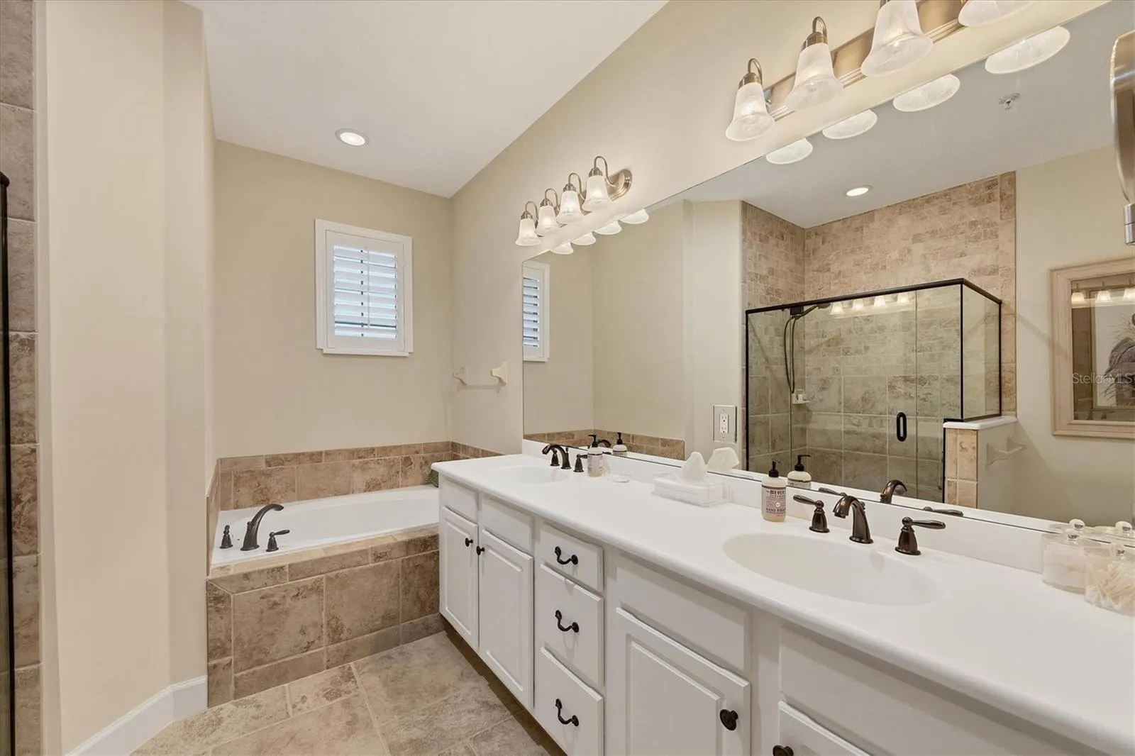 4746 CLUB DR #202 #202