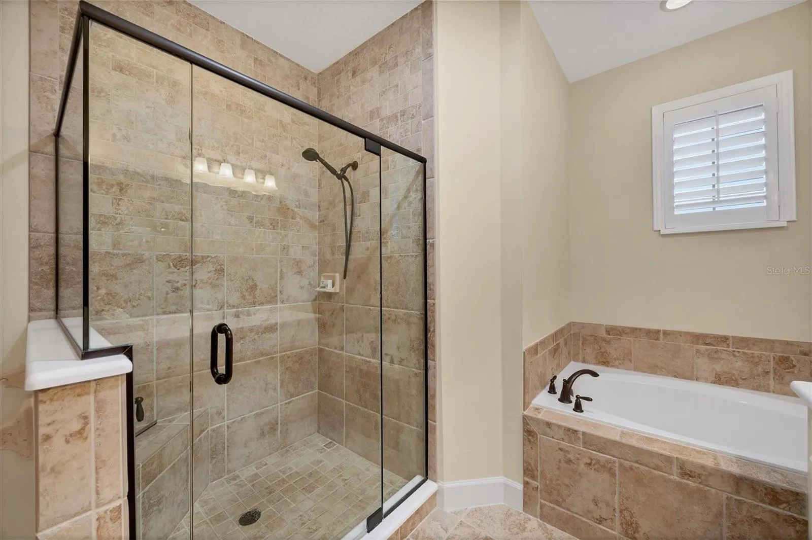4746 CLUB DR #202 #202