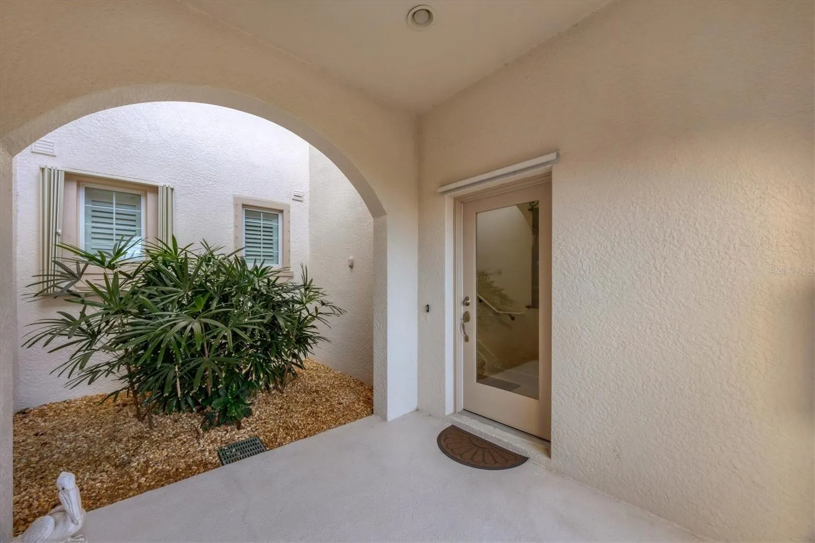 4746 CLUB DR #202 #202
