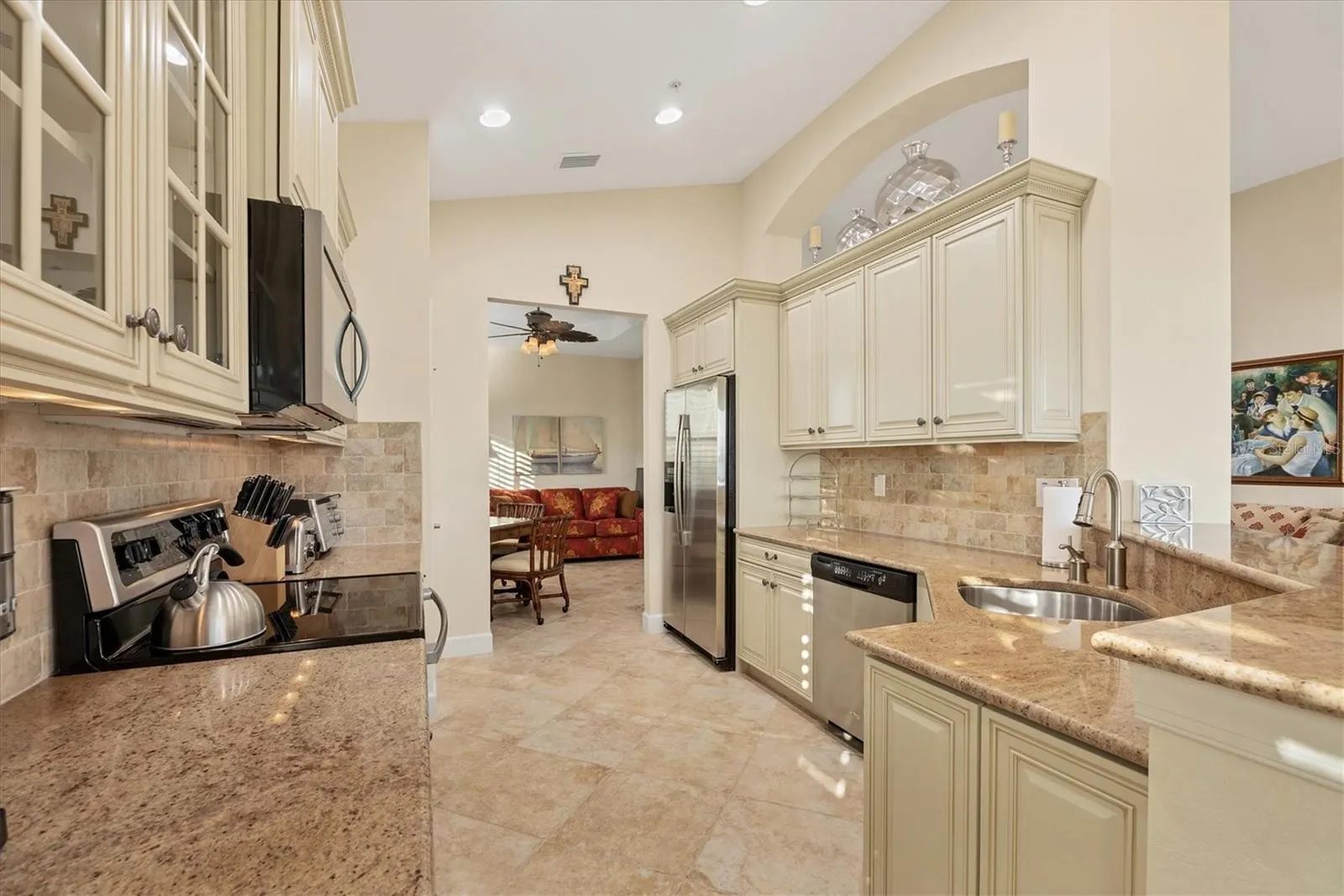 4746 CLUB DR #202 #202