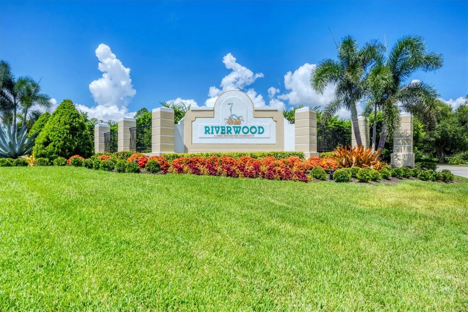 4746 CLUB DR #202 #202
