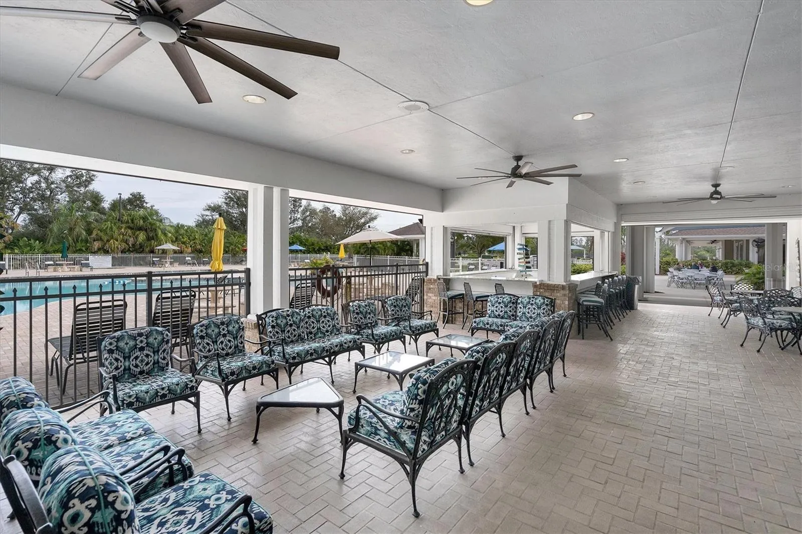 4746 CLUB DR #202 #202
