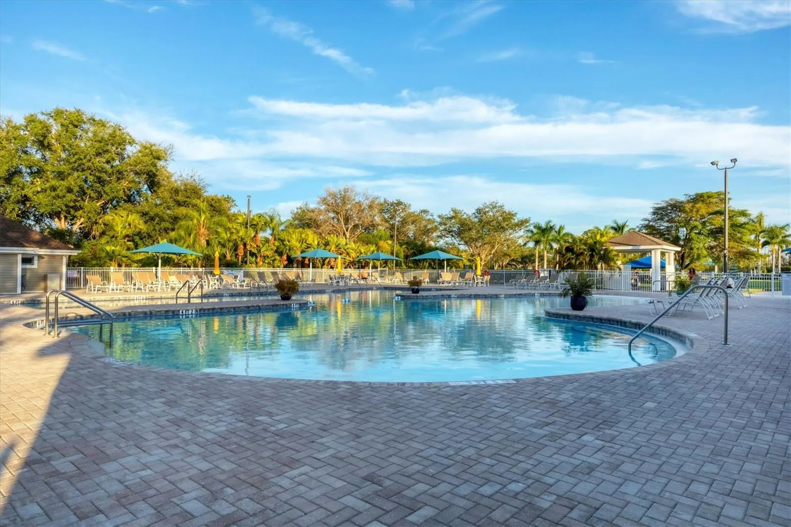 4746 CLUB DR #202 #202