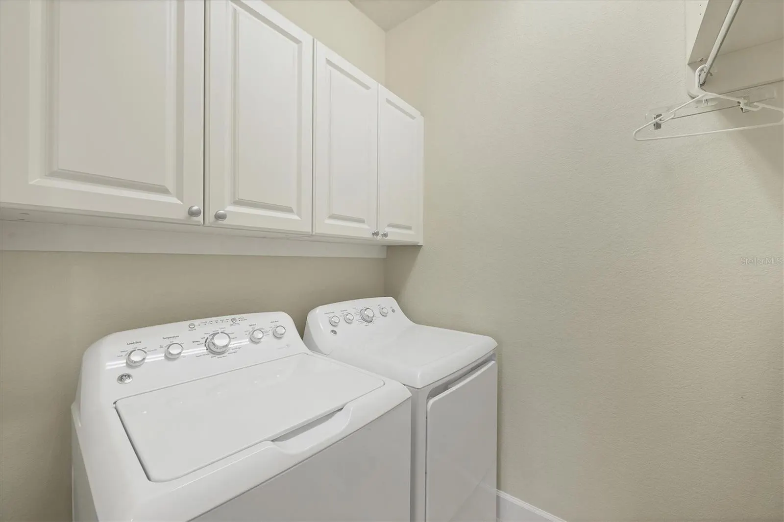 4746 CLUB DR #202 #202