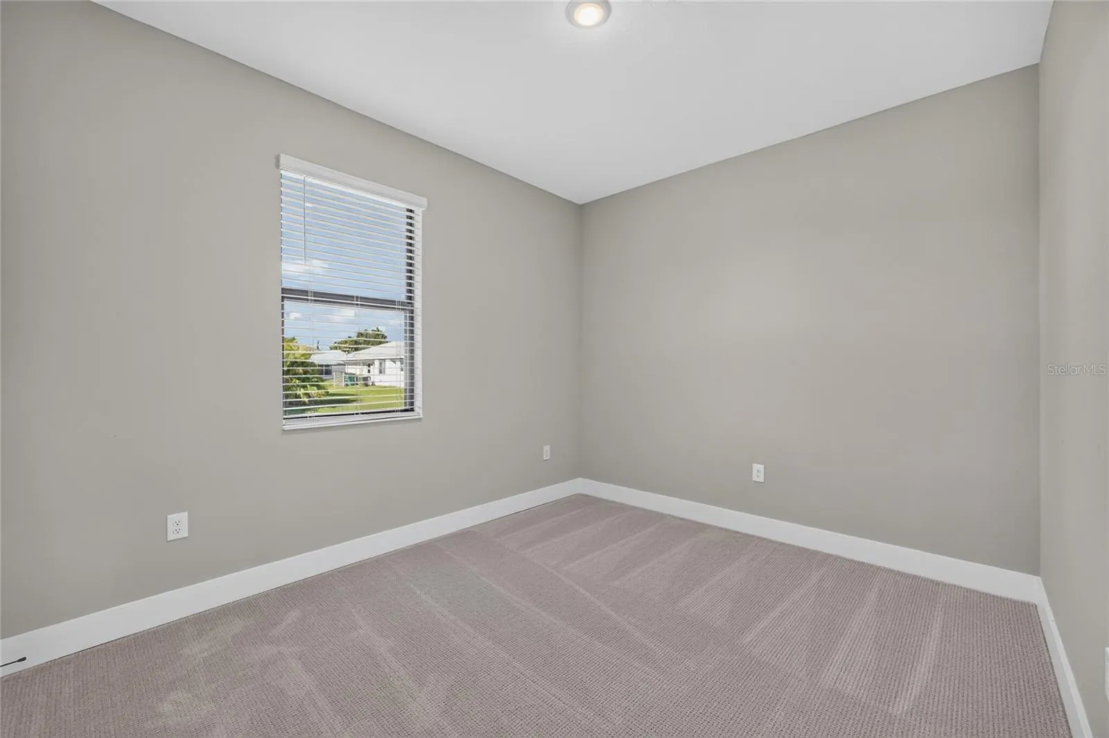 5227 DAYTON LN