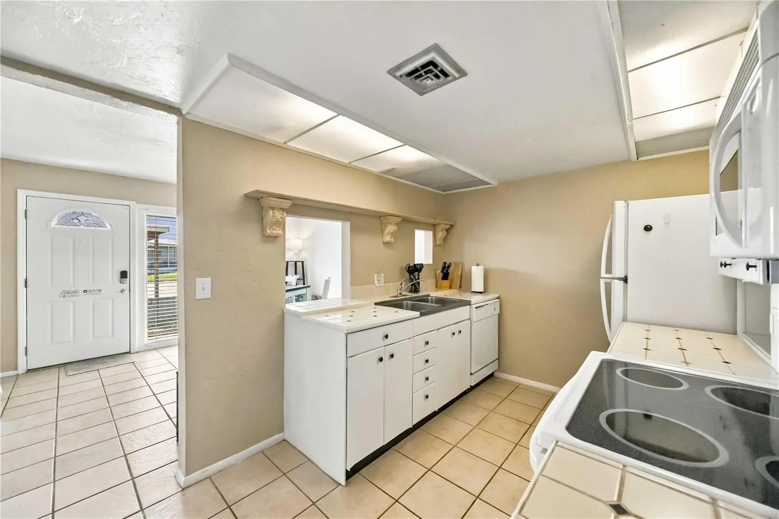 168 CIRCLEWOOD DR #102 #102