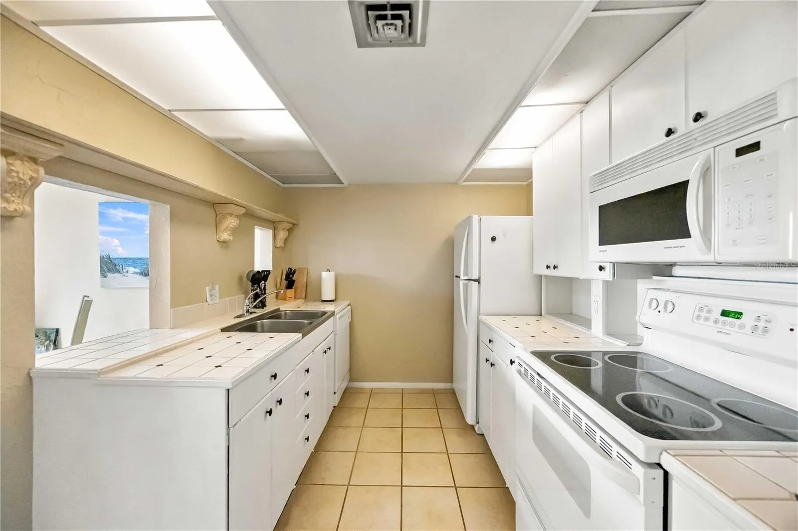 168 CIRCLEWOOD DR #102 #102
