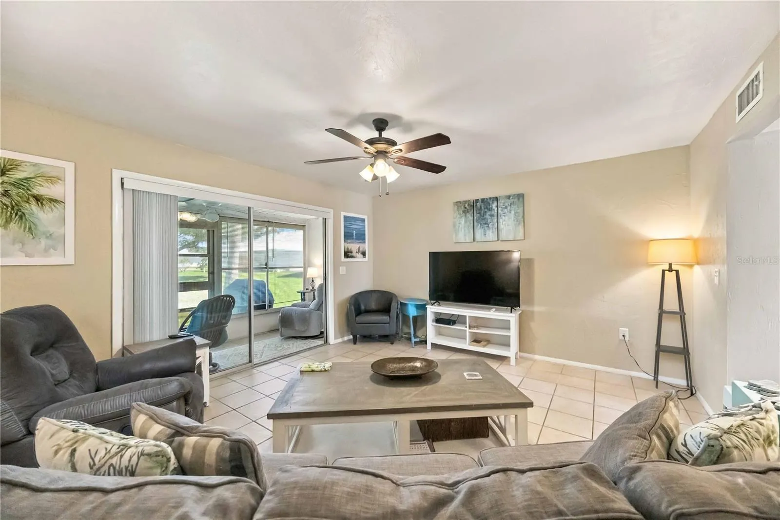 168 CIRCLEWOOD DR #102 #102