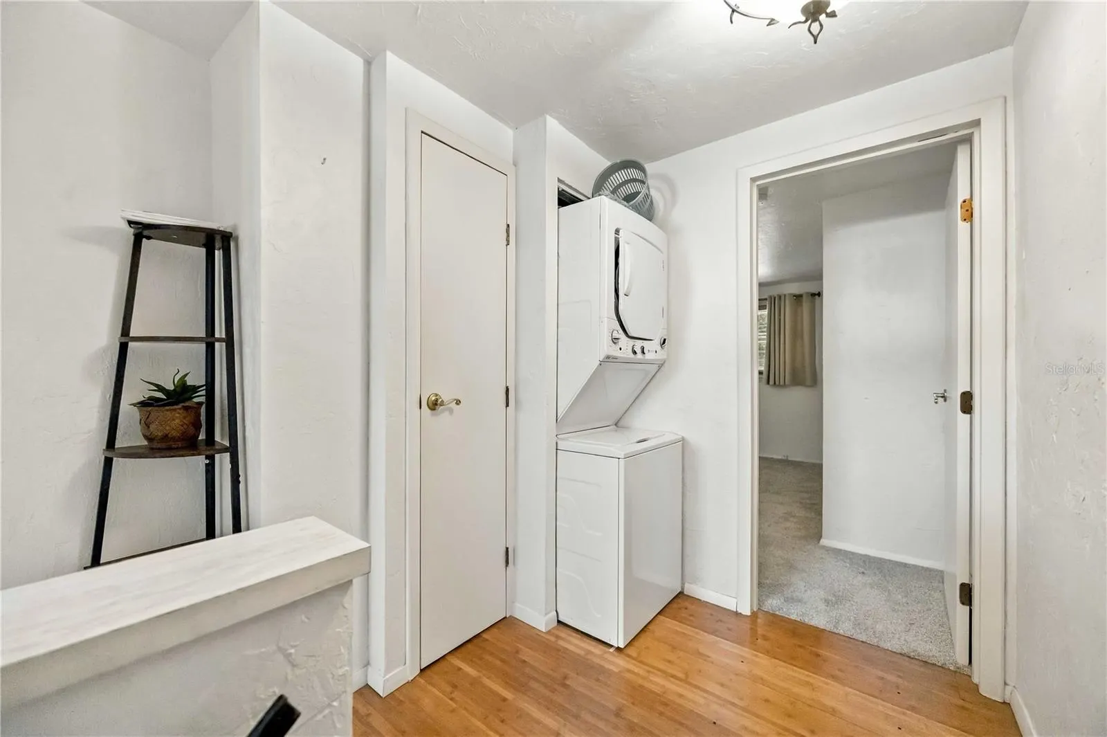 168 CIRCLEWOOD DR #102 #102