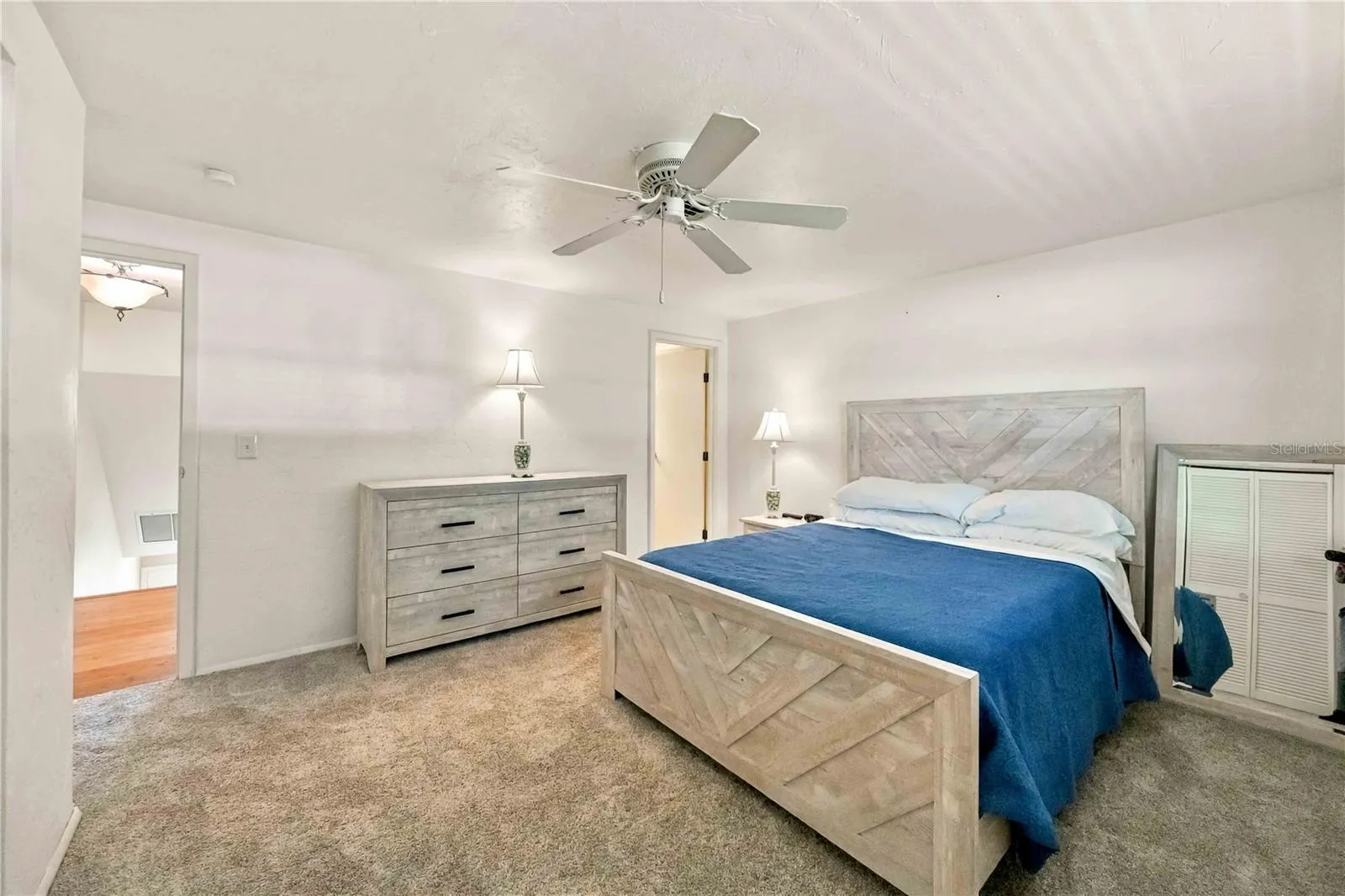168 CIRCLEWOOD DR #102 #102