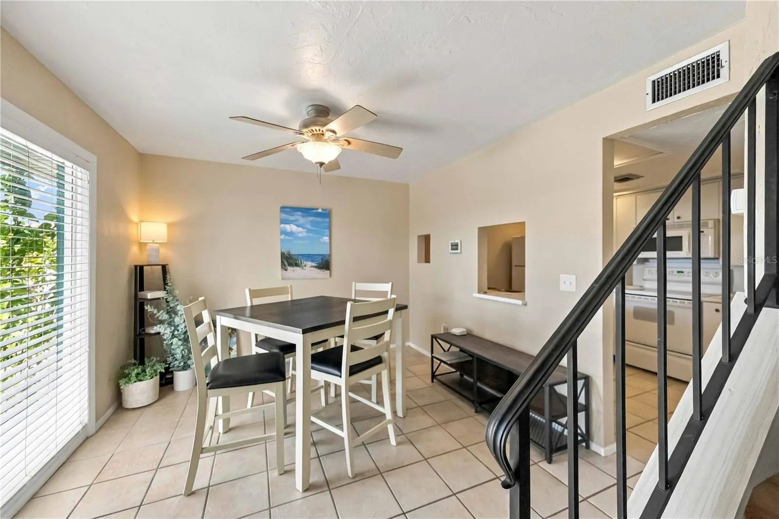168 CIRCLEWOOD DR #102 #102