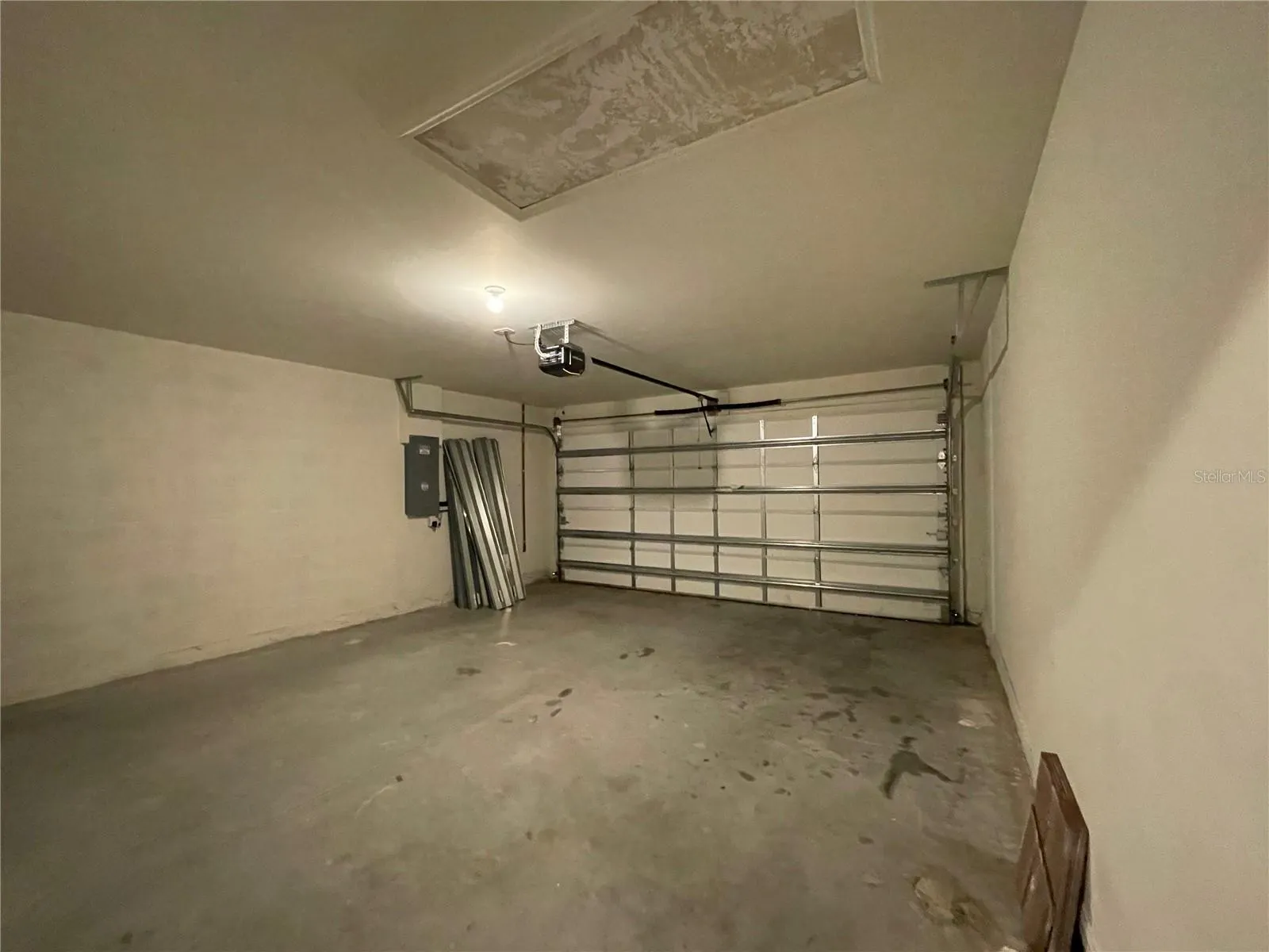 12172 SHELLNUT AVE