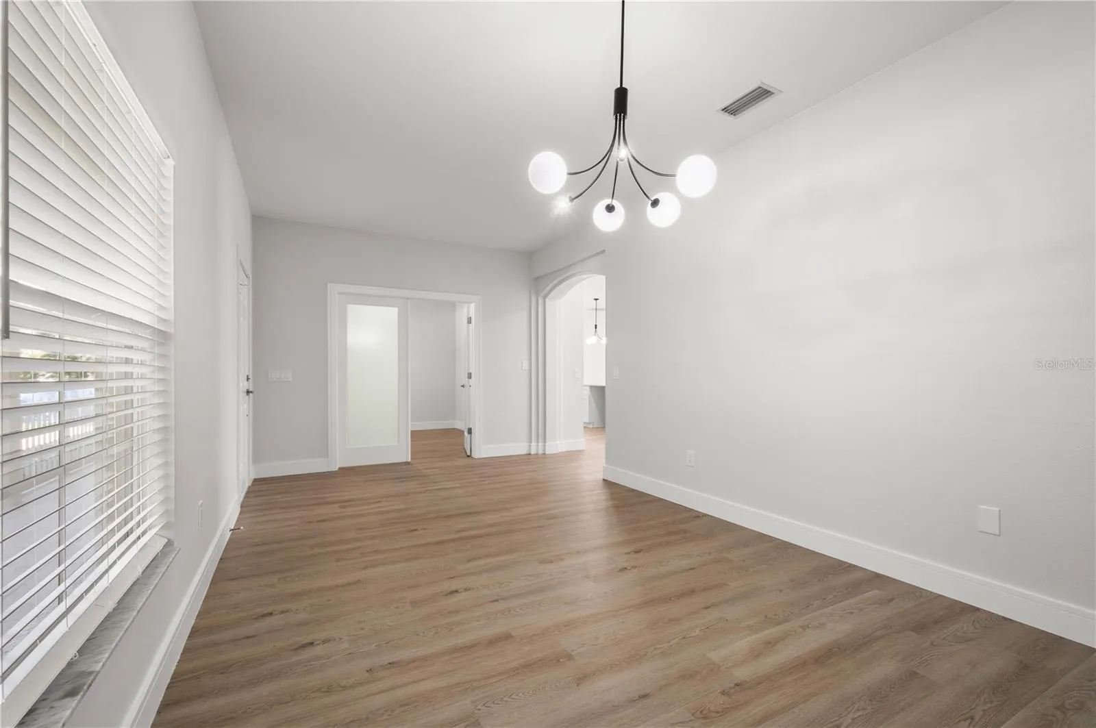 2707 SALLY LN