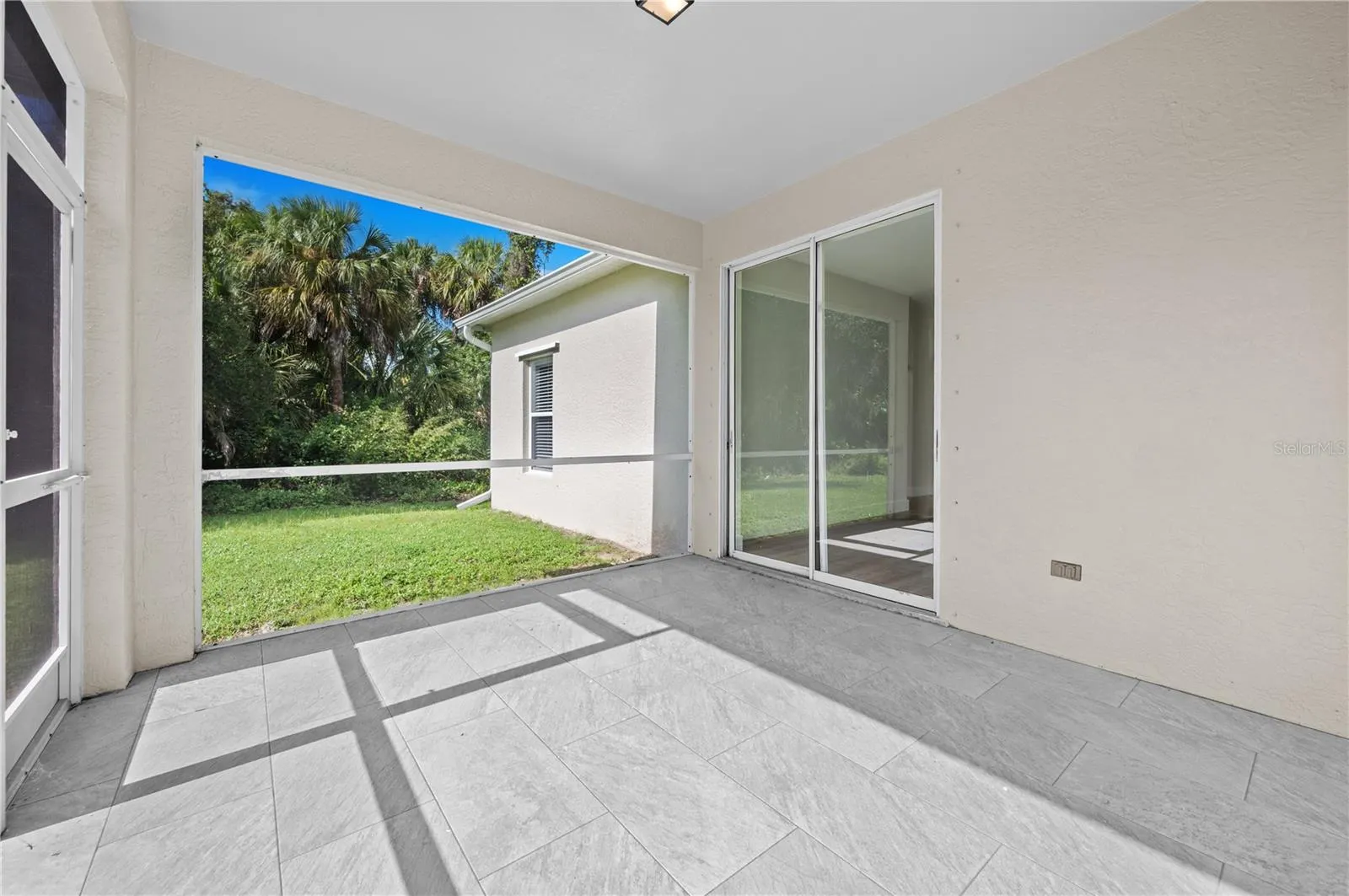 2707 SALLY LN