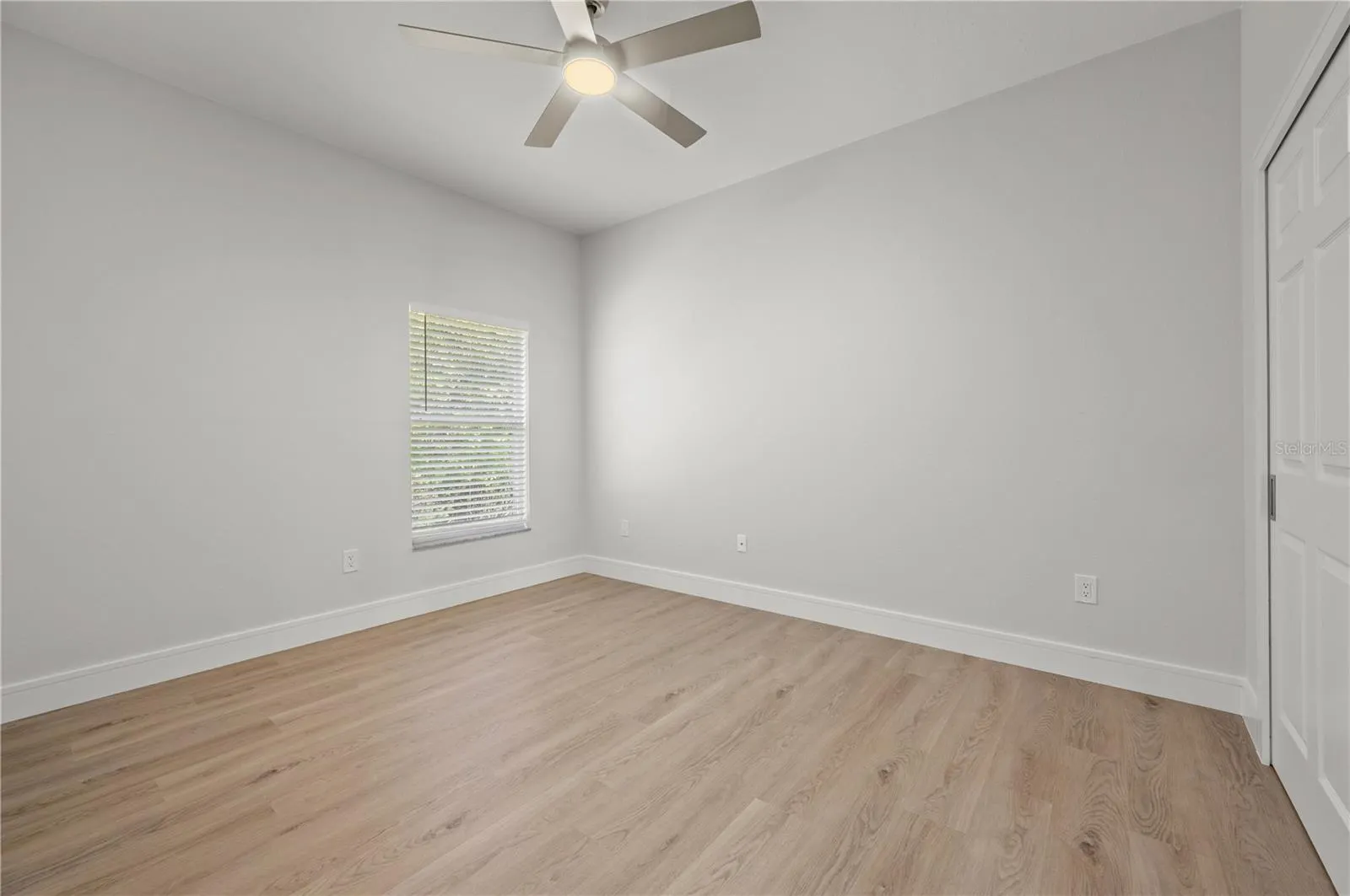 2707 SALLY LN