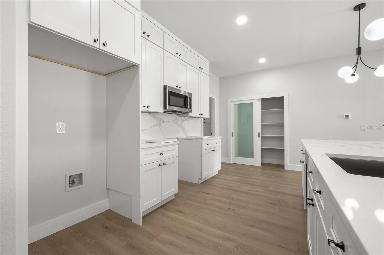 2707 SALLY LN