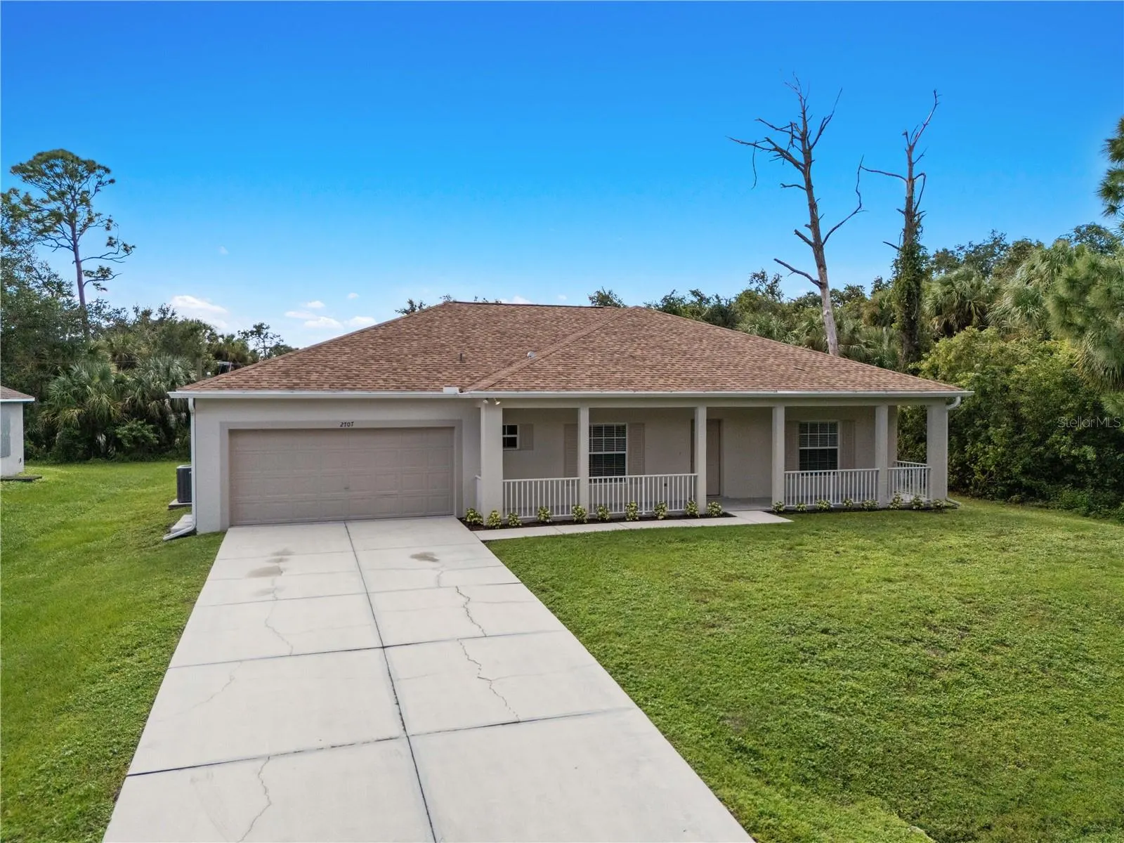 2707 SALLY LN