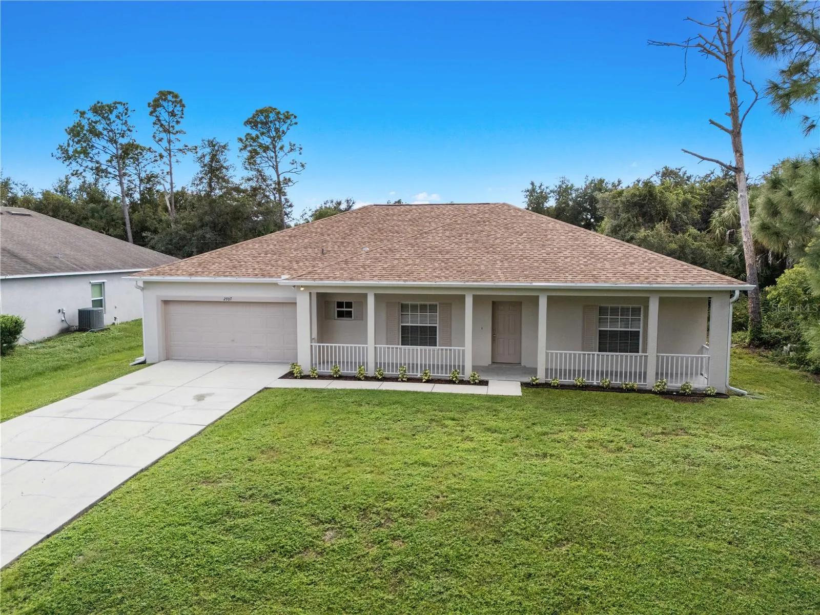 2707 SALLY LN