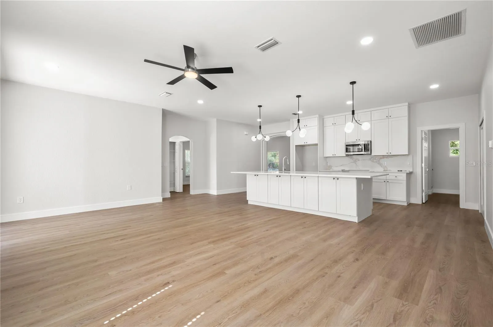 2707 SALLY LN