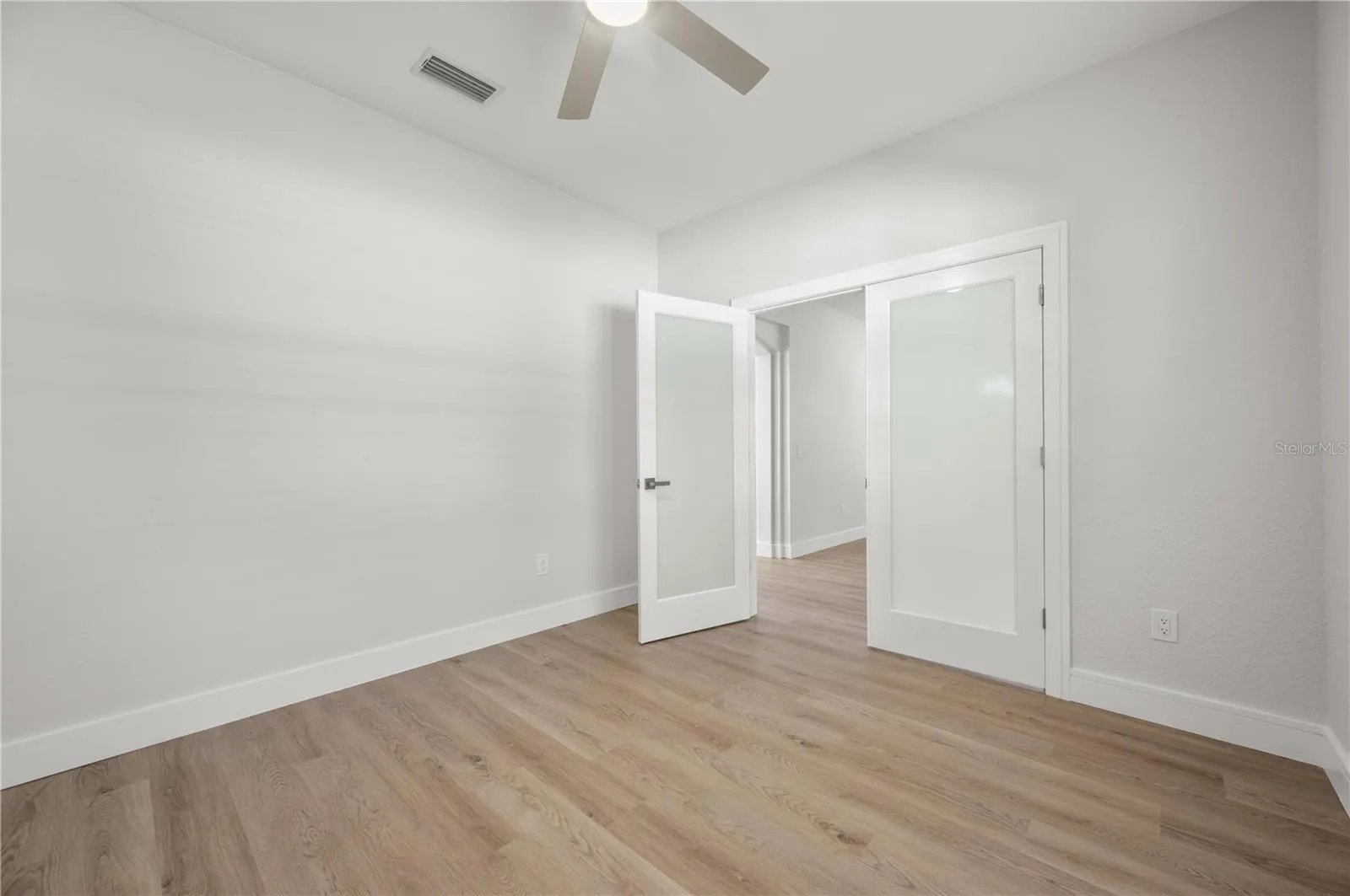 2707 SALLY LN